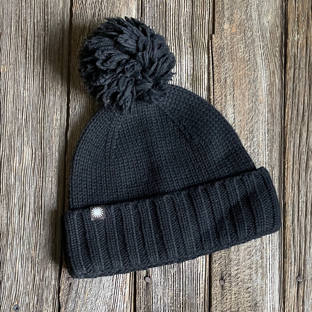UGG Black Knit Pom-Pom Hat